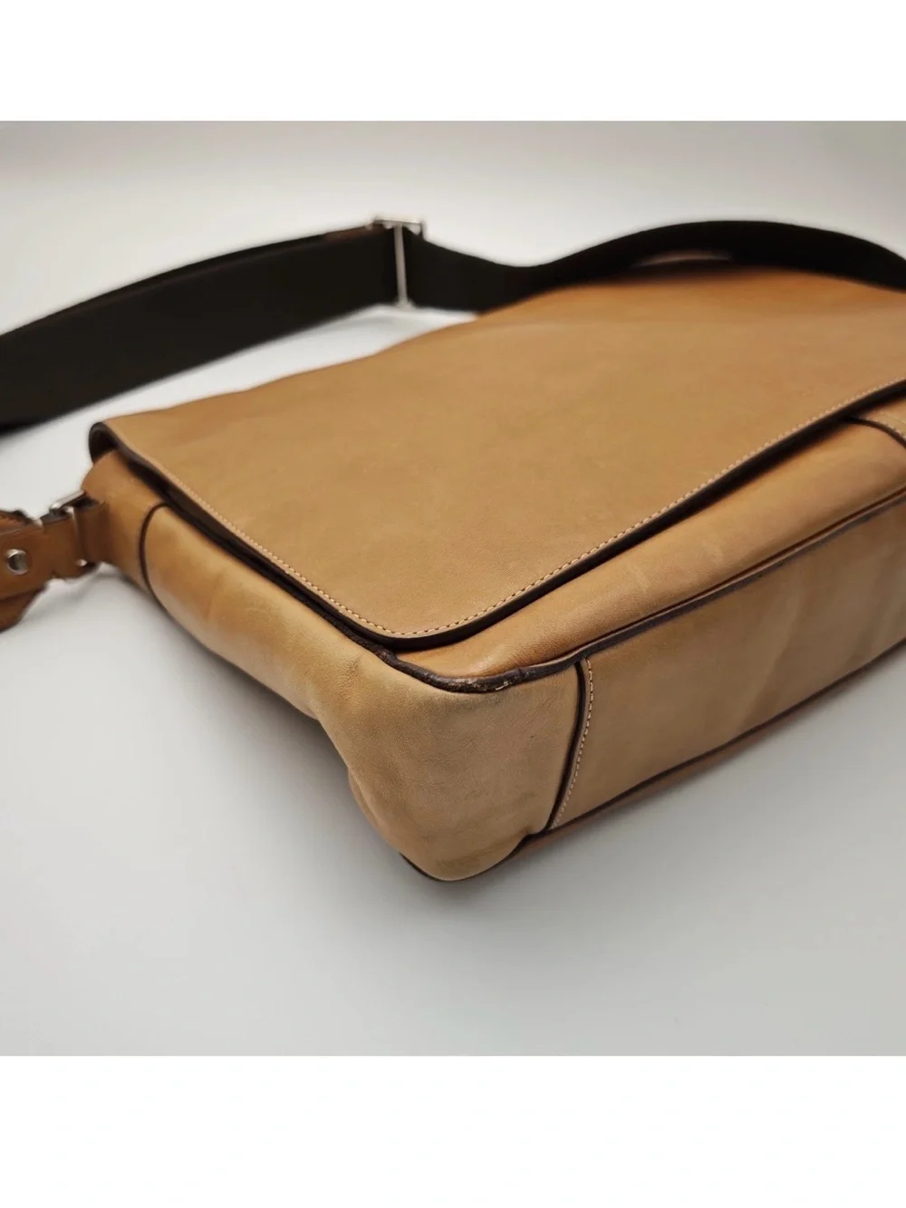 Coach sleek messenger